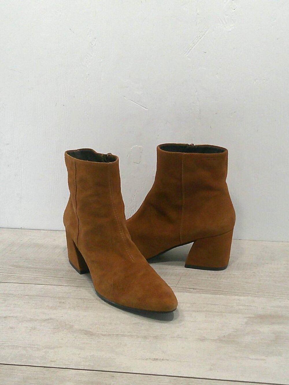 Vagabond Shoemakers Olivia Caramel Suede Ankle Boots Block Heel Pointed toe 8